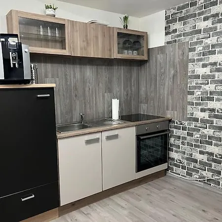 Center Apartment *